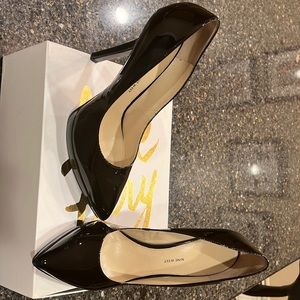 Like new Nine West black stiletto pumps. Size 8.5.